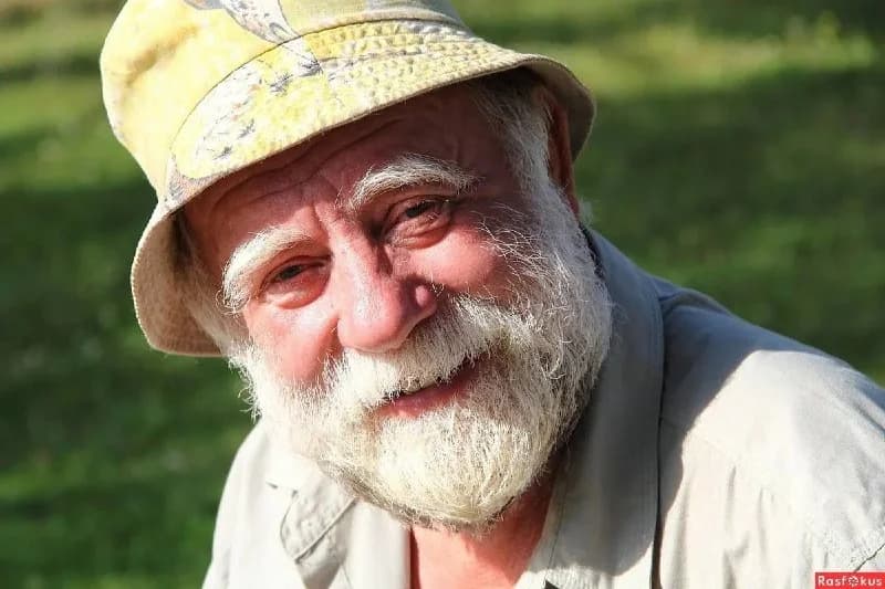 Актёр на роль дедушки